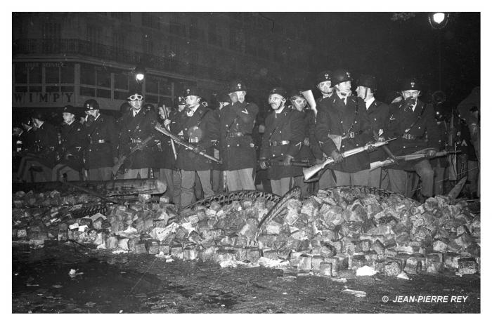 10 mai 1968 - Nuit des barricades - 01.10-mai-1968-Nuit-des-barricades-J-P.- Rey.jpg